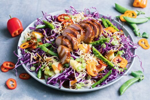 saladas com carne suína